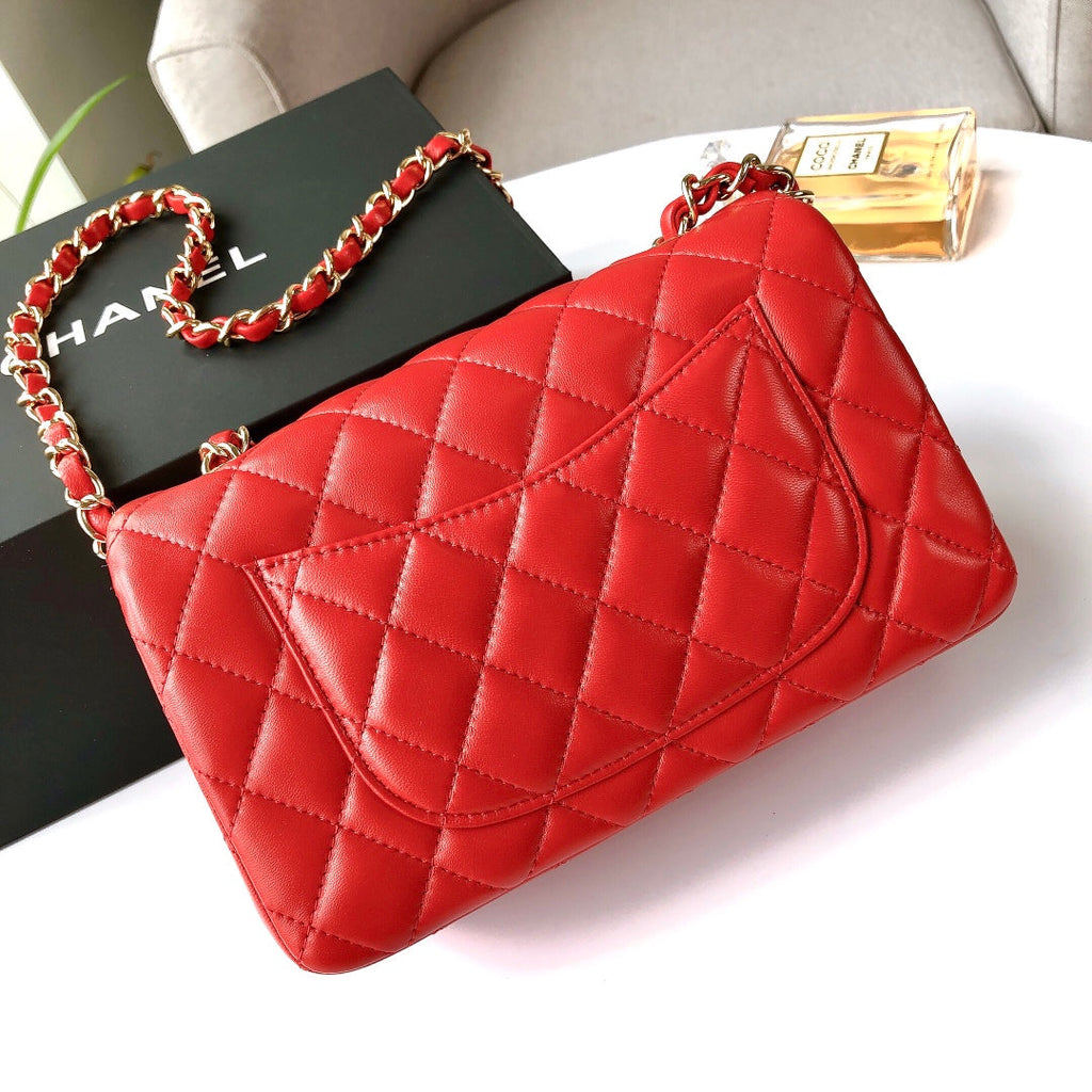 MINI SAC À RABAT RECTANGLE 20 CM EN CUIR D'AGNEAU ROUGE QUINCAILLERIE DORÉ