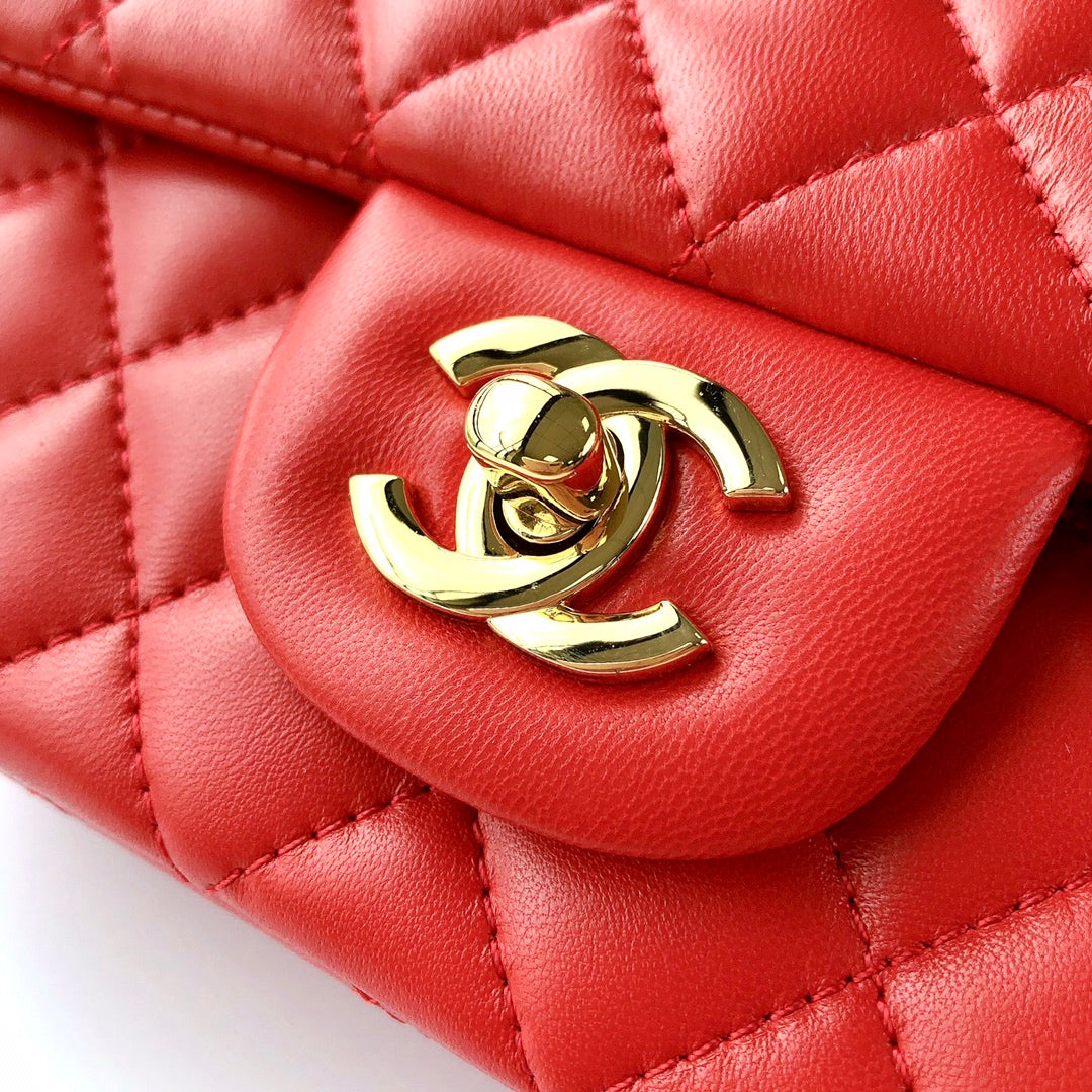 MINI SAC À RABAT RECTANGLE 20 CM EN CUIR D'AGNEAU ROUGE QUINCAILLERIE DORÉ
