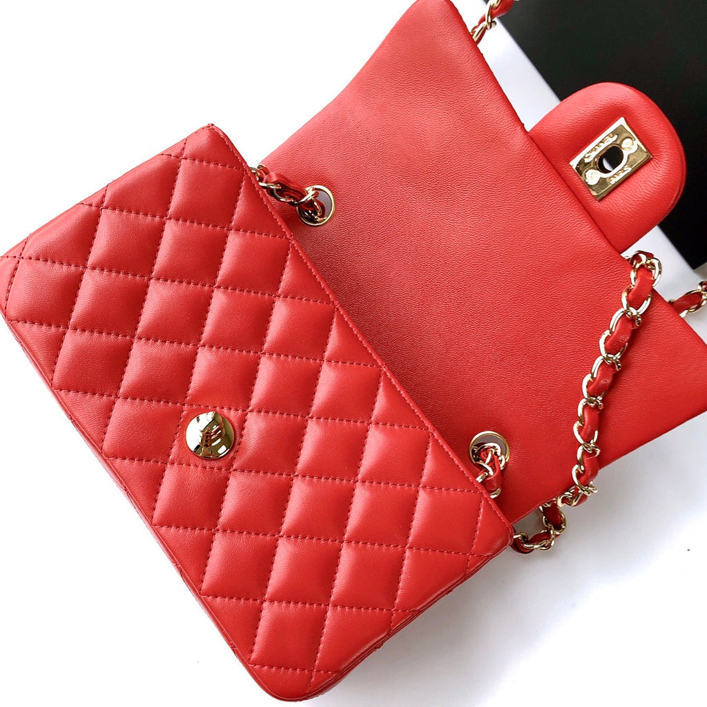 MINI SAC À RABAT RECTANGLE 20 CM EN CUIR D'AGNEAU ROUGE QUINCAILLERIE DORÉ