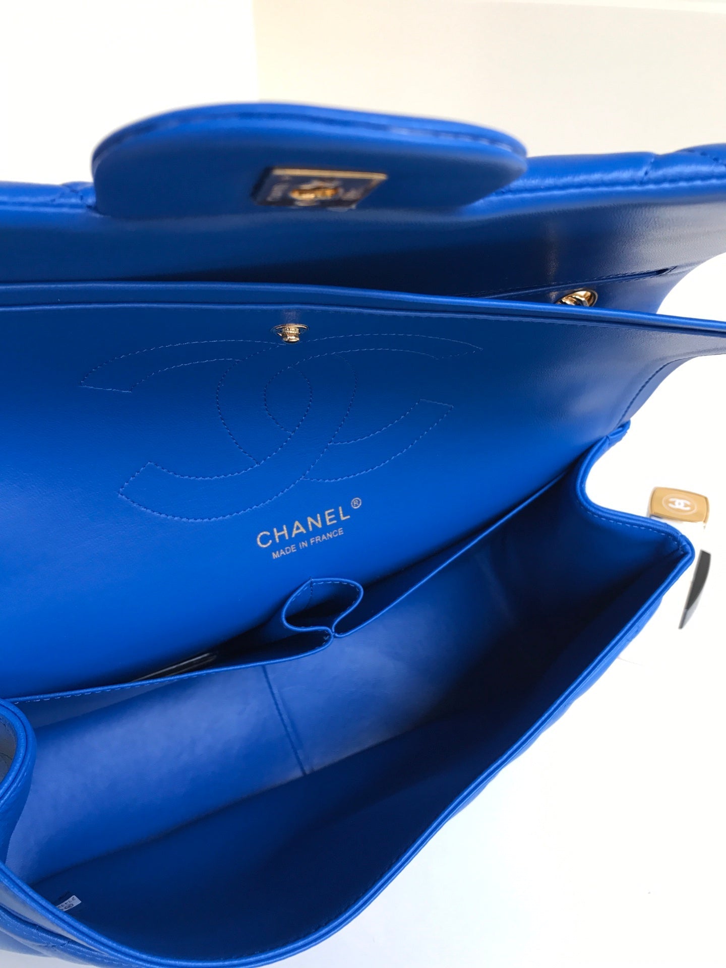 FLAP BAG JUMBO 30 BLUE LAMBSKIN GOLD HARDWARE