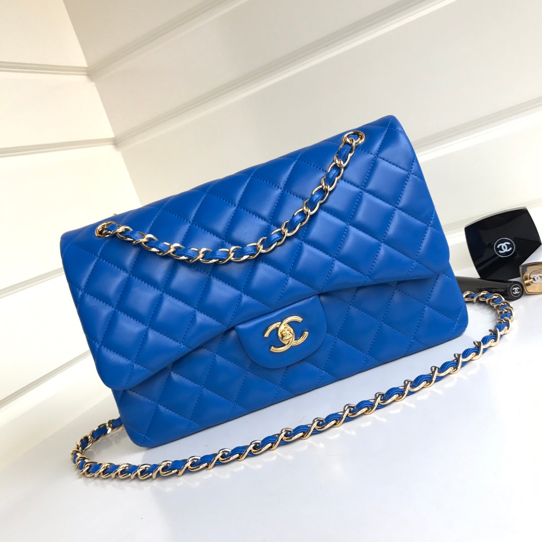 SAC À RABAT JUMBO 30 EN CUIR D'AGNEAU BLEU ET QUINCAILLERIE DORÉ