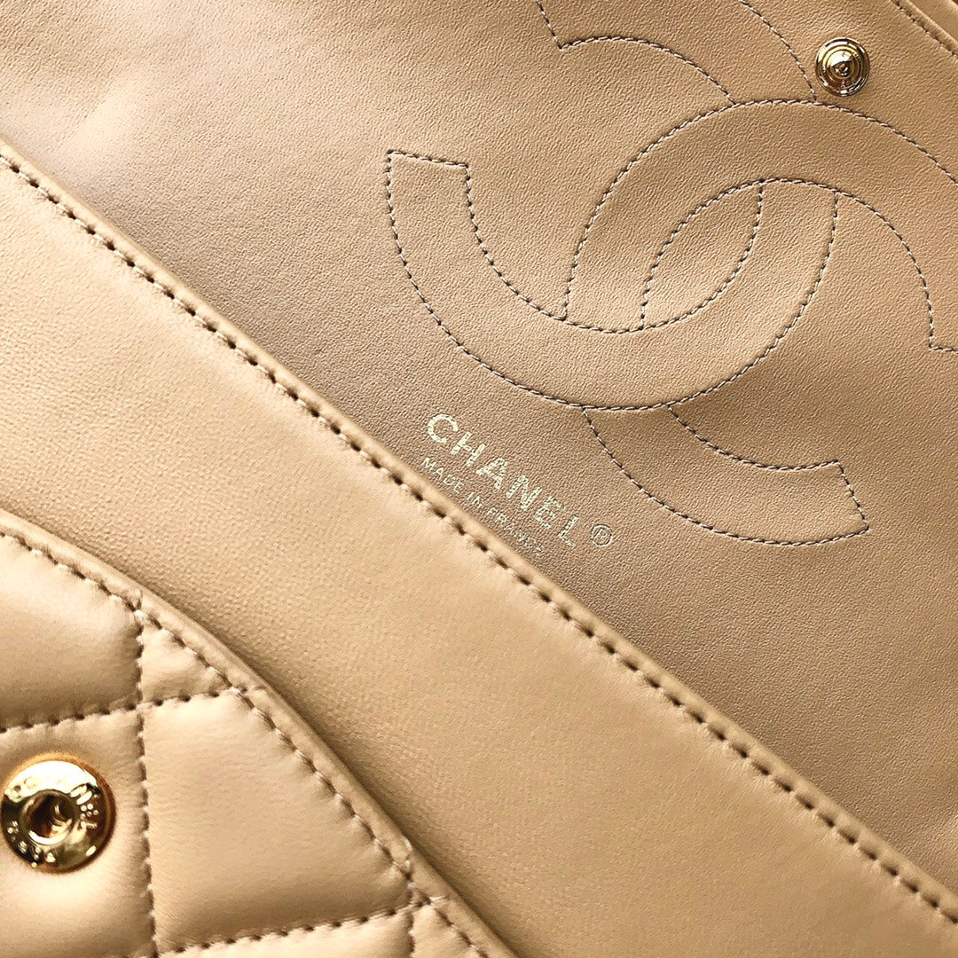 FLAP BAG JUMBO 30 LIGHT BEIGE LAMBSKIN GOLD HARDWARE
