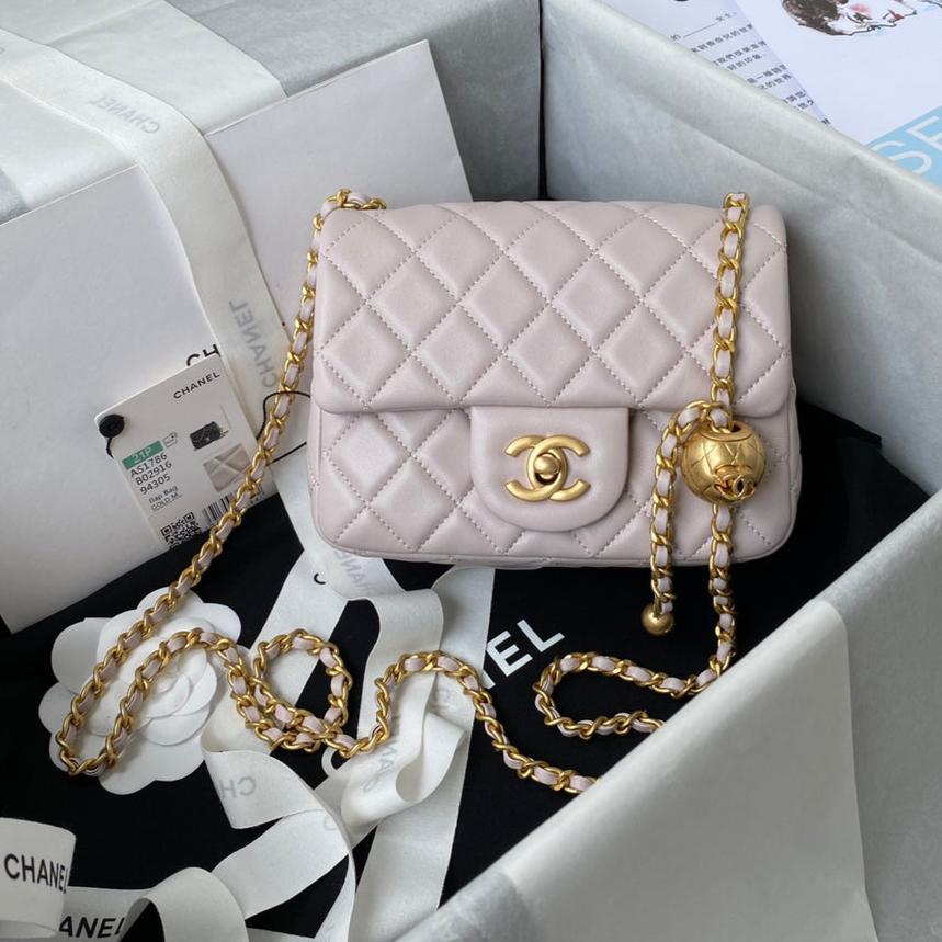 CLASSIC MINI FLAP BAG 17CM PASTEL PINK LAMBSKIN GOLD HARDWARE