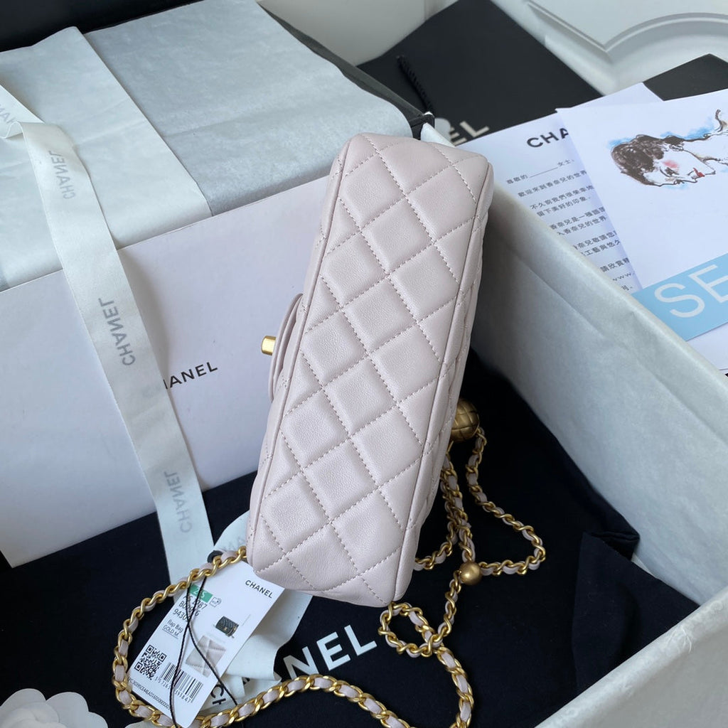 MINI SAC À RABAT CLASSIQUE 20 CM EN CUIR D'AGNEAU ROSE PASTEL QUINCAILLERIE DORÉ