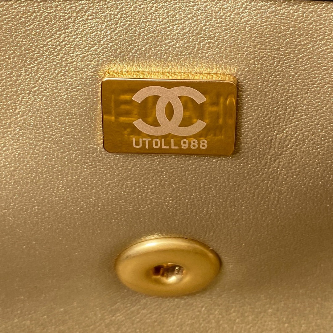 CLASSIC MINI FLAP BAG 20CM BLACK LAMBSKIN GOLD HARDWARE