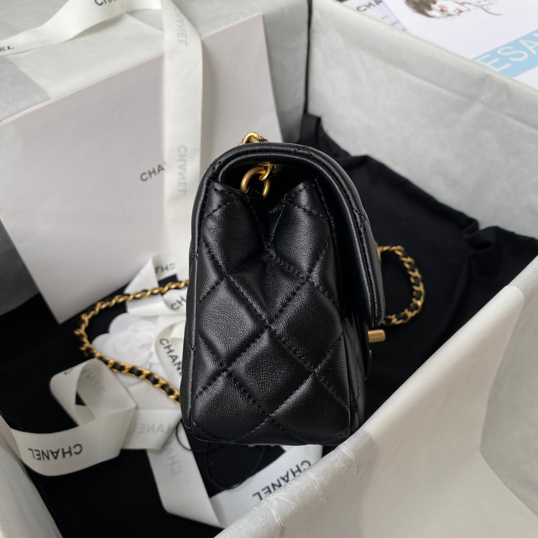 CLASSIC MINI FLAP BAG 20CM BLACK LAMBSKIN GOLD HARDWARE