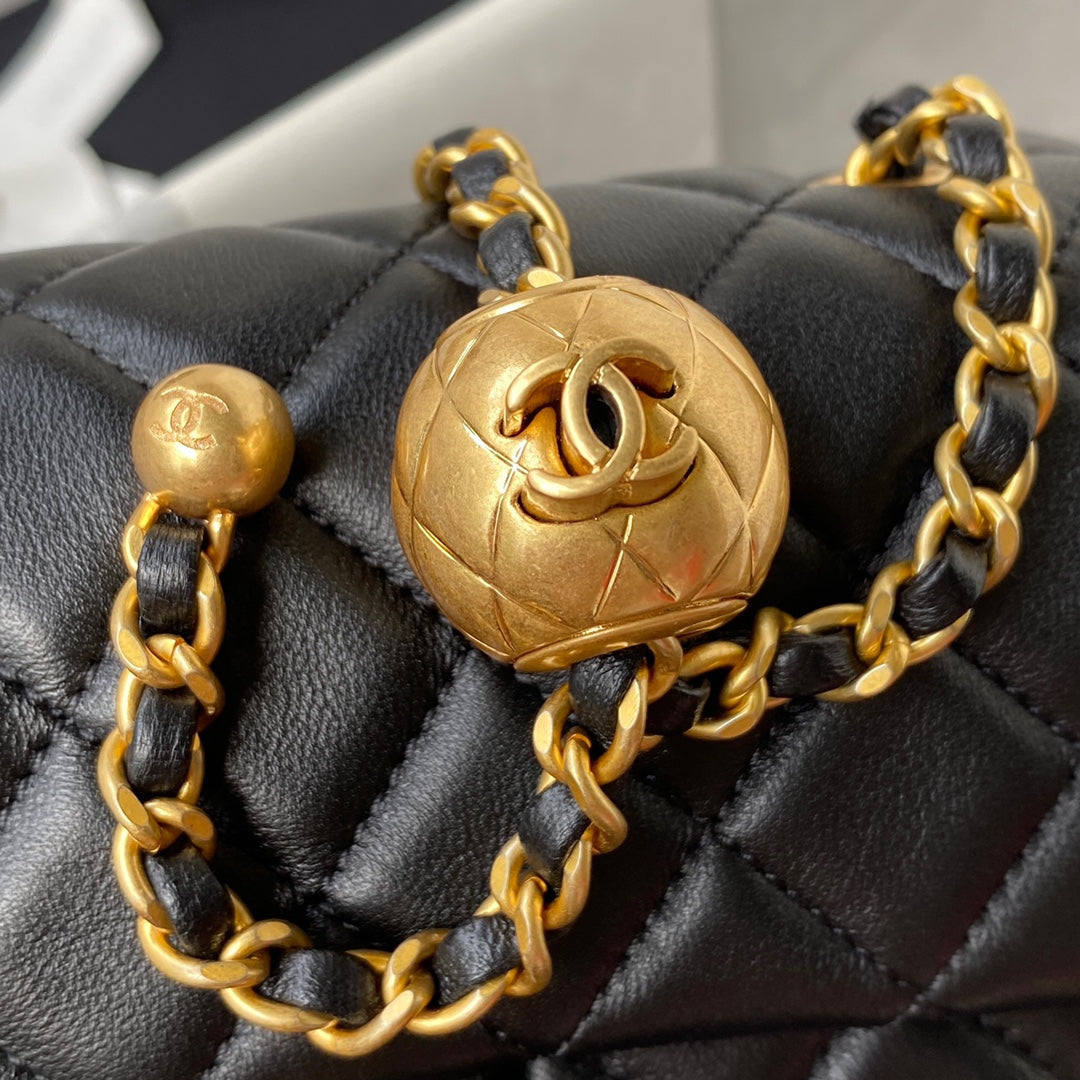 CLASSIC MINI FLAP BAG 20CM BLACK LAMBSKIN GOLD HARDWARE