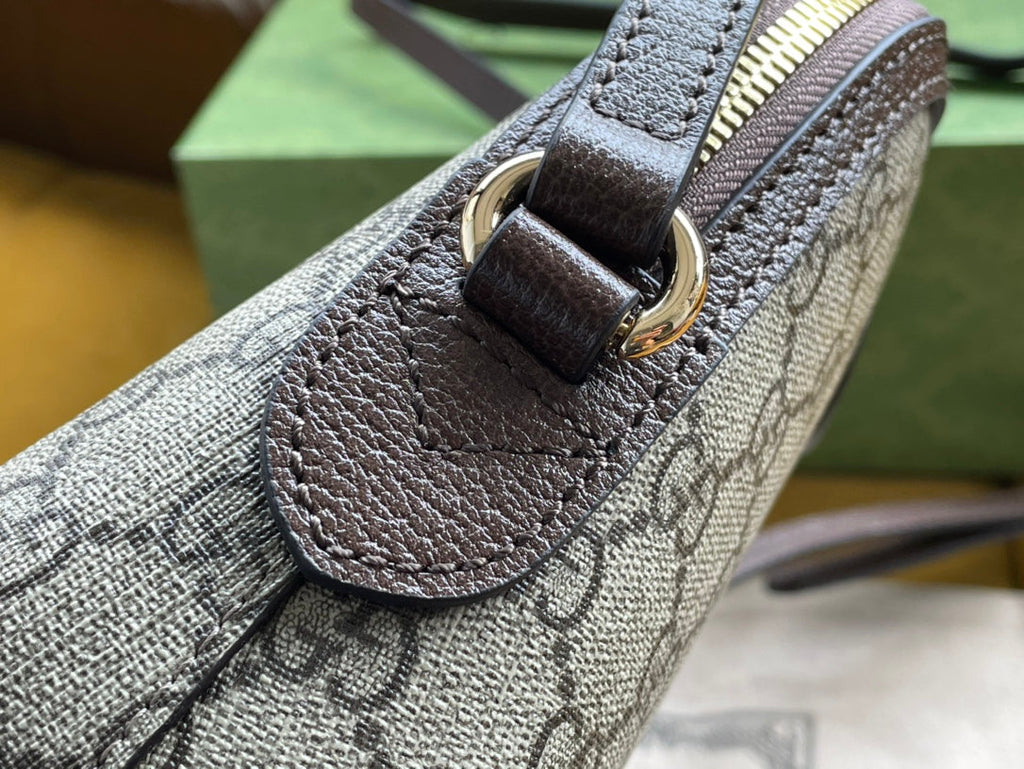 SAC À BANDOULIÈRE OPHIDIA GG MOYEN 23 EN TOILE SUPRÊME BEIGE ET ÉBÈNE