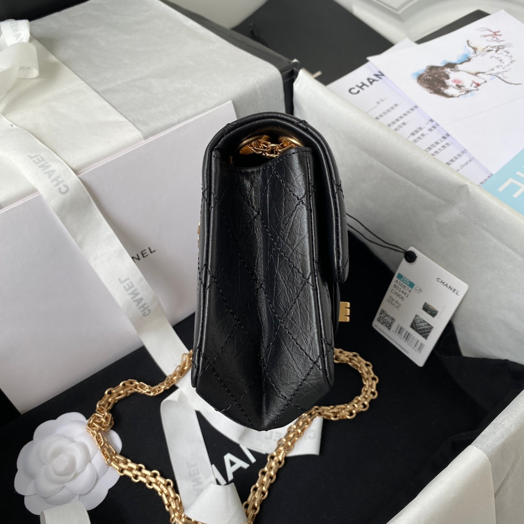 SAC À RABAT 20 EN CUIR DE VEAU NOIR CHAÎNE DORÉ