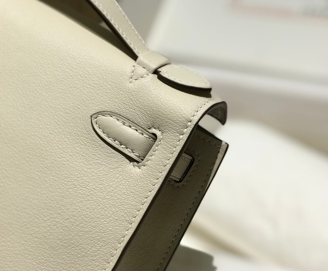 HM ケリー ポシェット 22cm ホワイトベージュ スイフト ゴールド金具