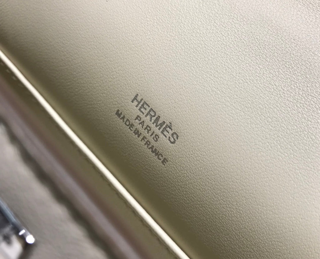 POCHETTE HM KELLY 22 CM BLANC BEIGE SWIFT QUINCAILLERIE ARGENTÉE