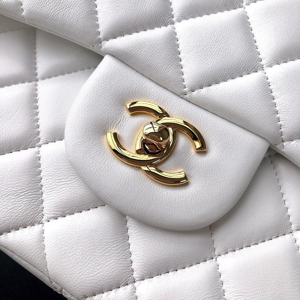 FLAP BAG JUMBO 30CM WHITE LAMBSKIN GOLD HARDWARE