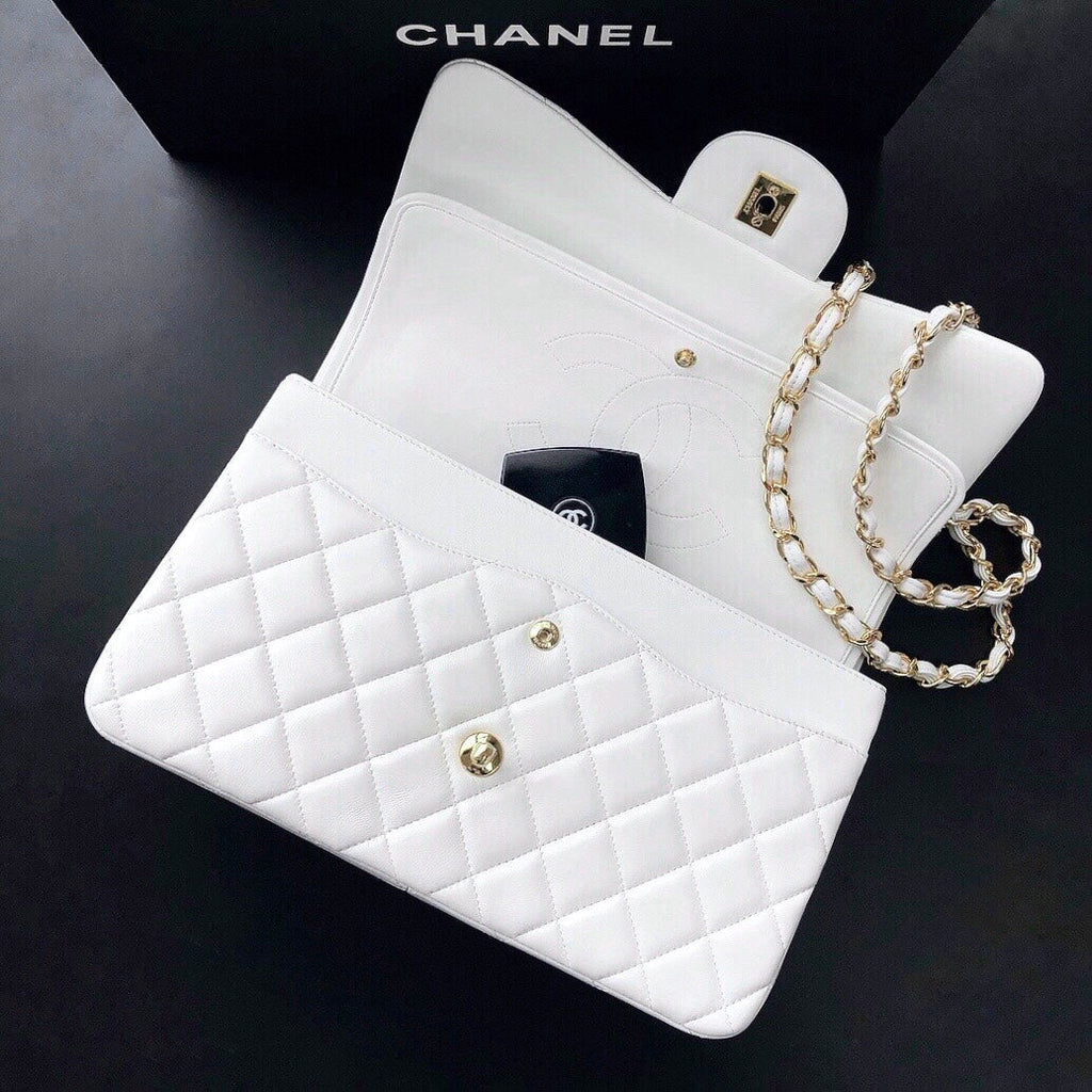FLAP BAG JUMBO 30CM WHITE LAMBSKIN GOLD HARDWARE