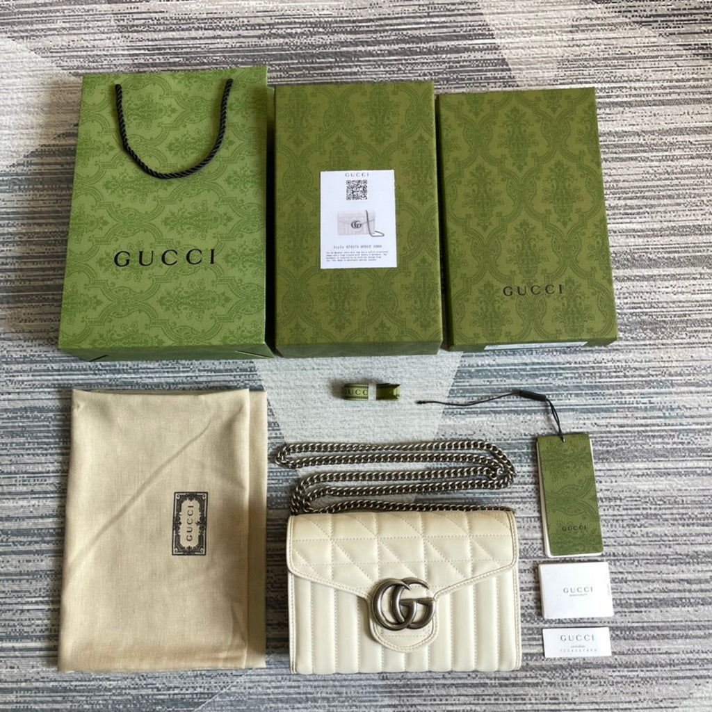 SAC À BANDOULIÈRE GG MARMONT MINI 20 EN CUIR DE VEAU BLANC