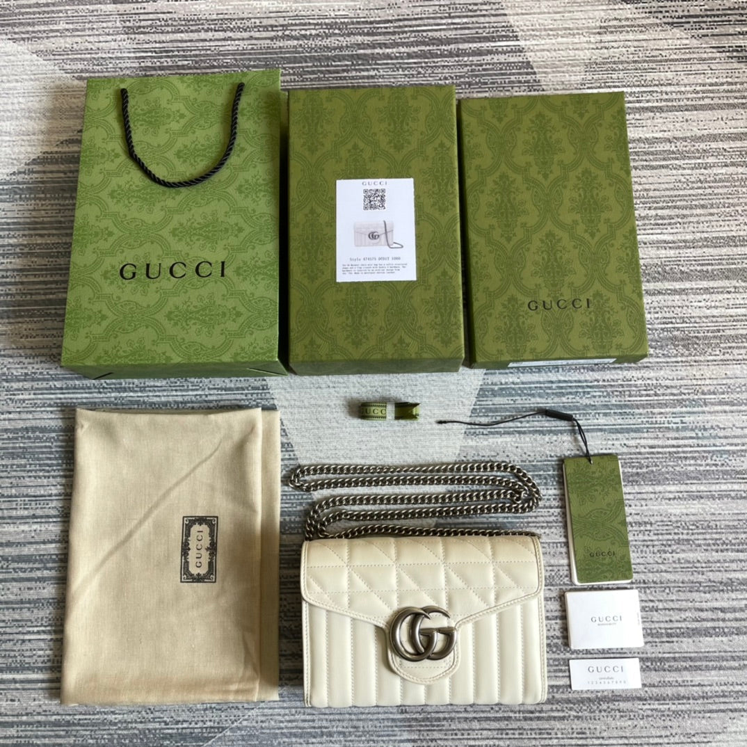 SAC À BANDOULIÈRE GG MARMONT MINI 20 EN CUIR DE VEAU BLANC