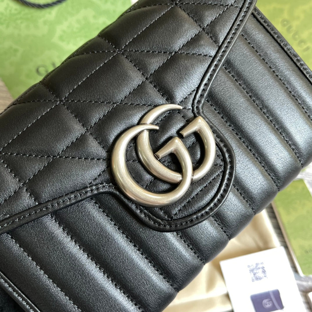 SAC À BANDOULIÈRE GG MARMONT MINI 20 EN CUIR DE VEAU NOIR