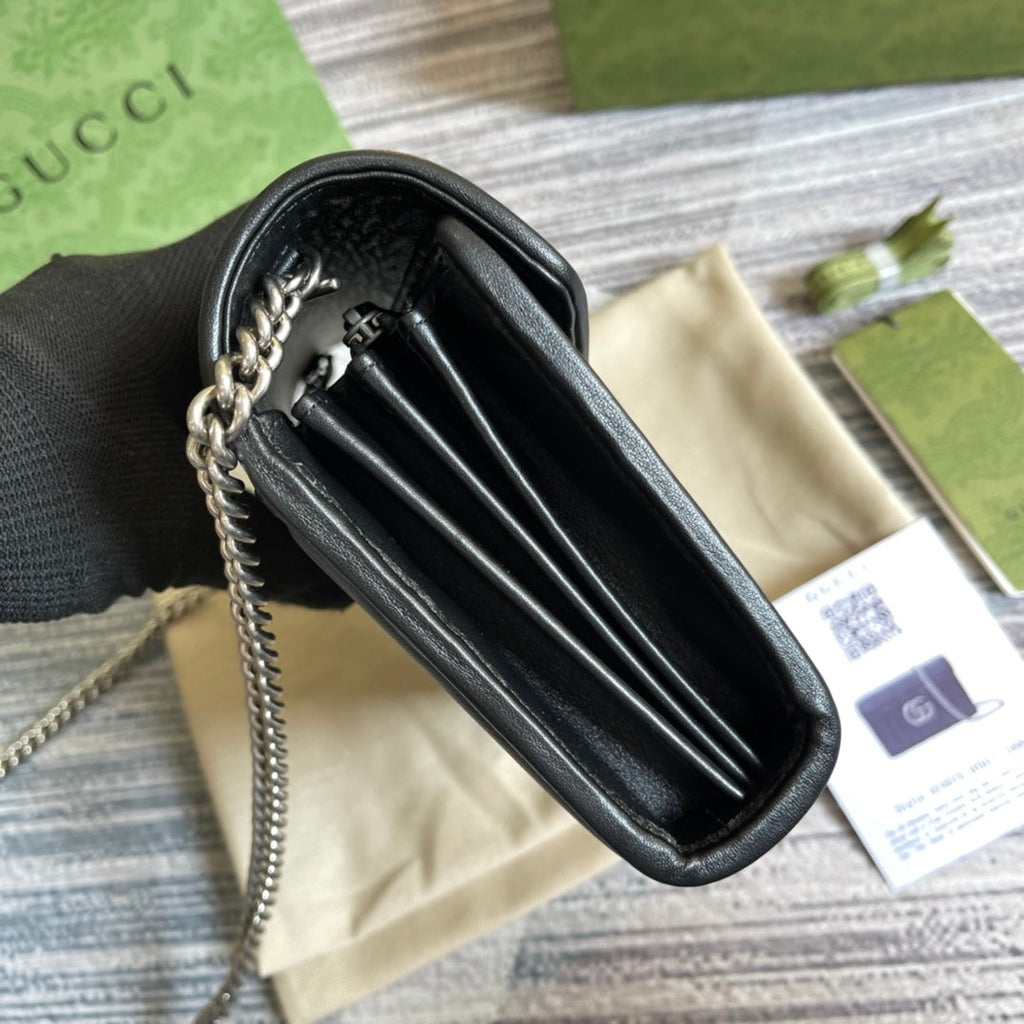 SAC À BANDOULIÈRE GG MARMONT MINI 20 EN CUIR DE VEAU NOIR
