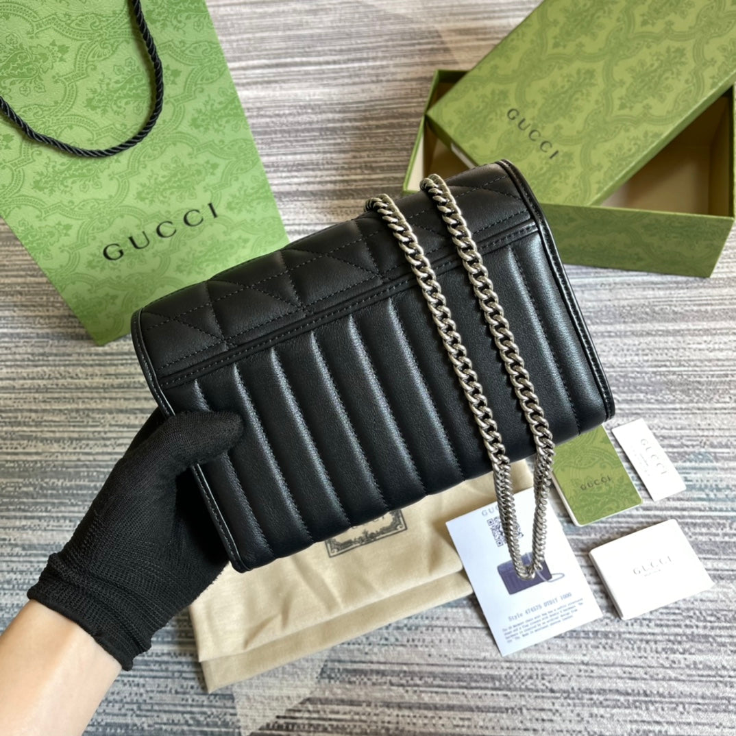 SAC À BANDOULIÈRE GG MARMONT MINI 20 EN CUIR DE VEAU NOIR