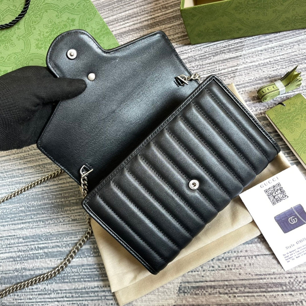 SAC À BANDOULIÈRE GG MARMONT MINI 20 EN CUIR DE VEAU NOIR
