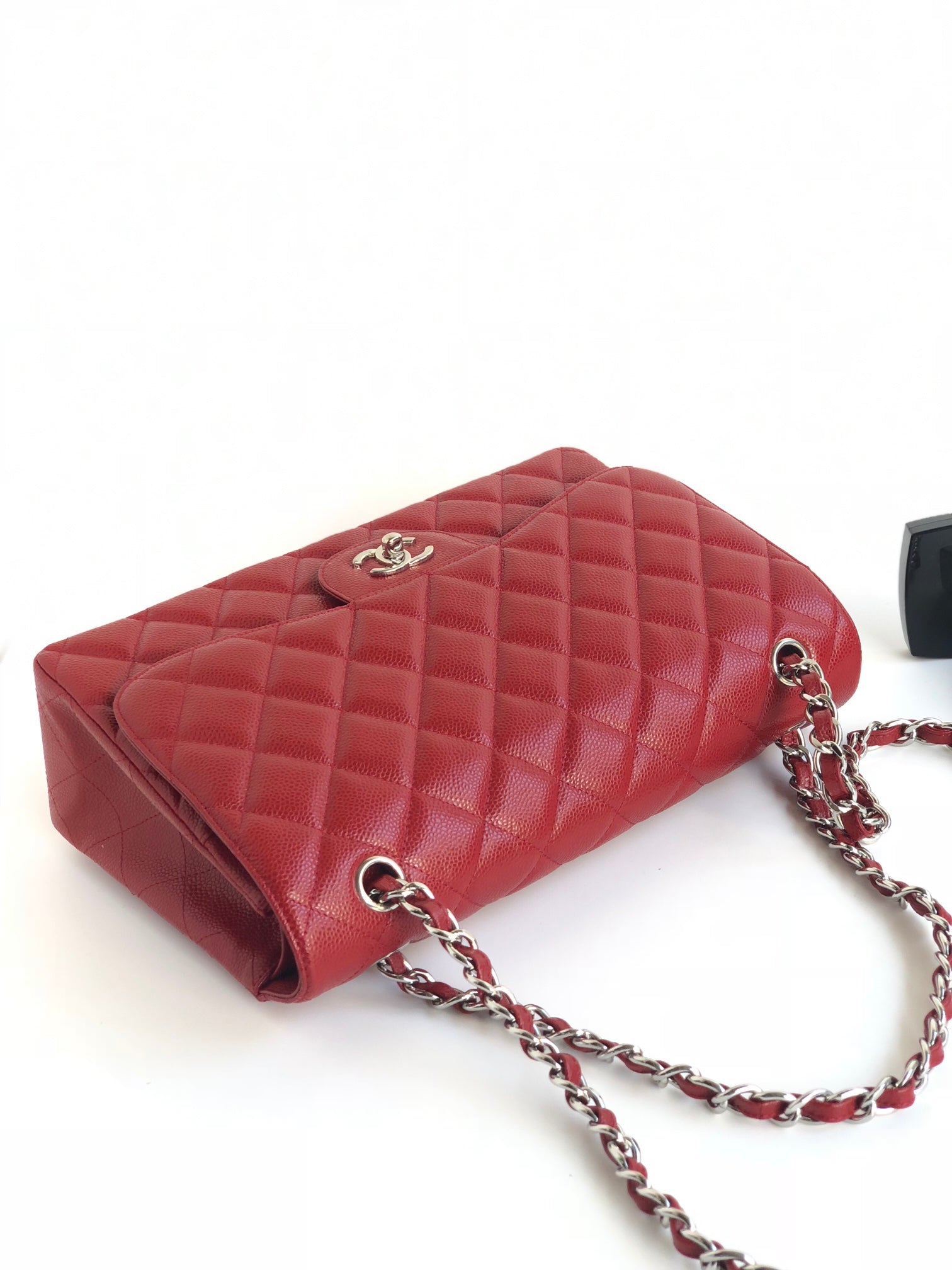SAC À RABAT JUMBO 30CM ROUGE CAVIAR QUINCAILLERIE ARGENTÉE