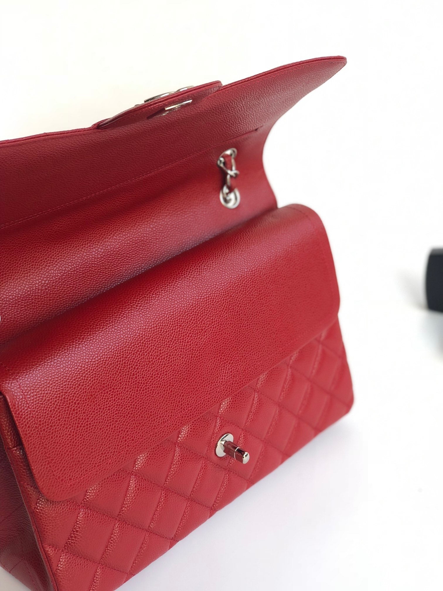 SAC À RABAT JUMBO 30CM ROUGE CAVIAR QUINCAILLERIE ARGENTÉE