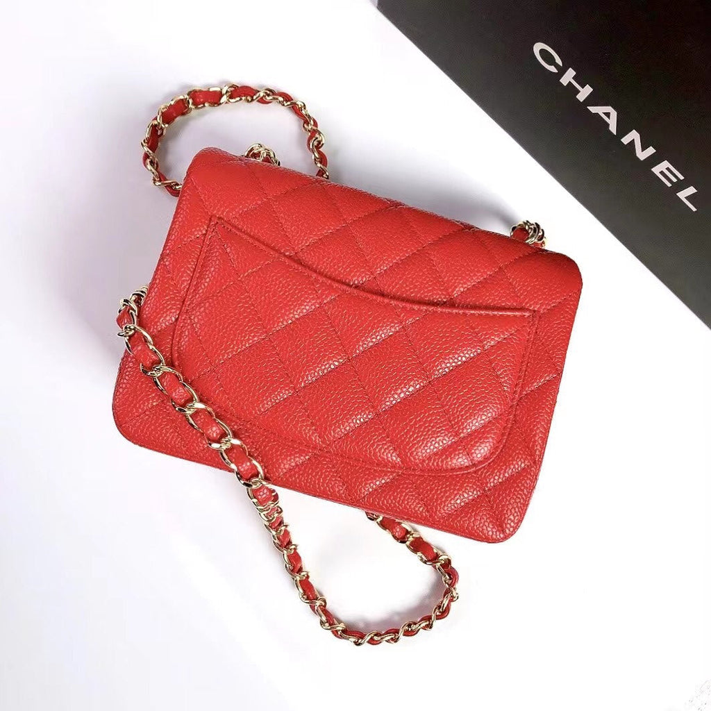 MINI SAC À RABAT CARRÉ 17 CM ROUGE CAVIAR QUINCAILLERIE OR
