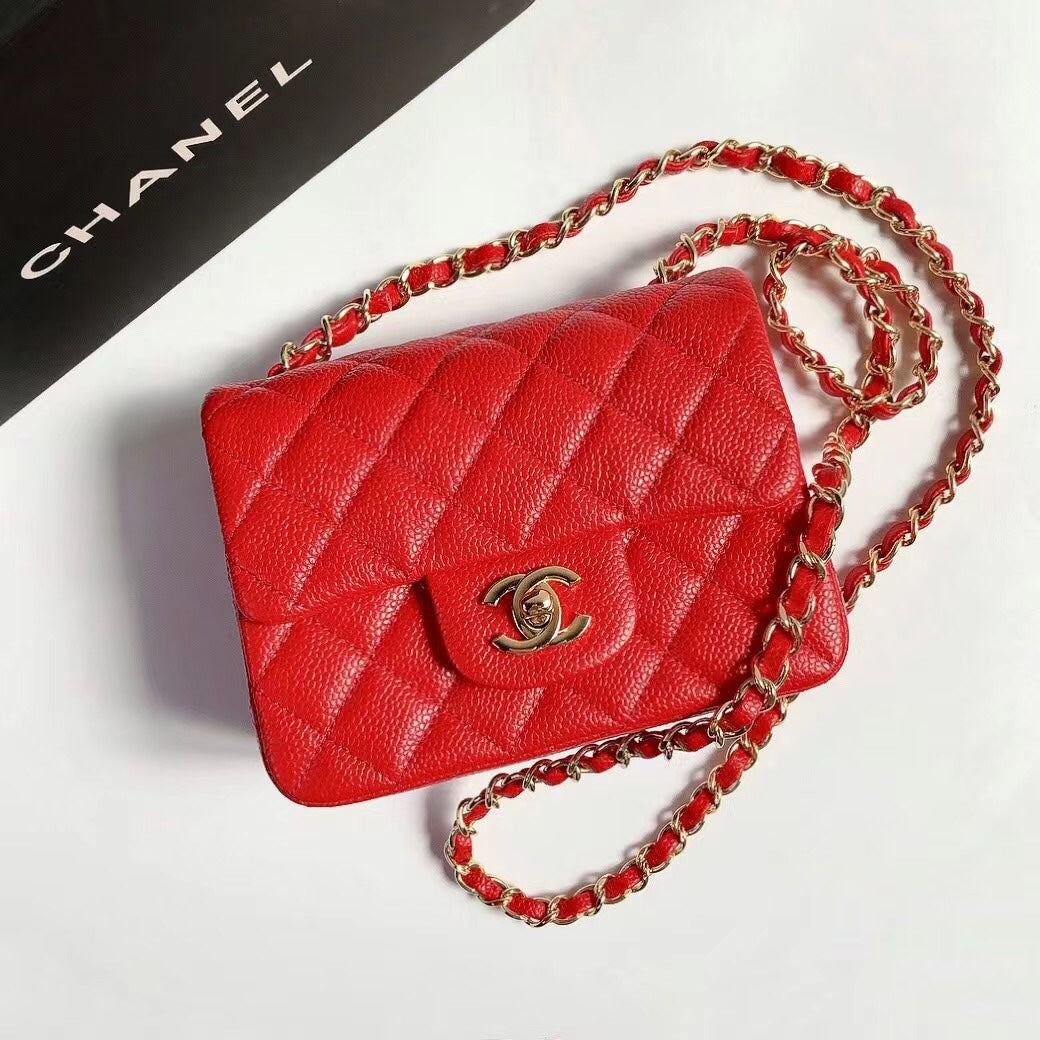 MINI SAC À RABAT CARRÉ 17 CM ROUGE CAVIAR QUINCAILLERIE OR