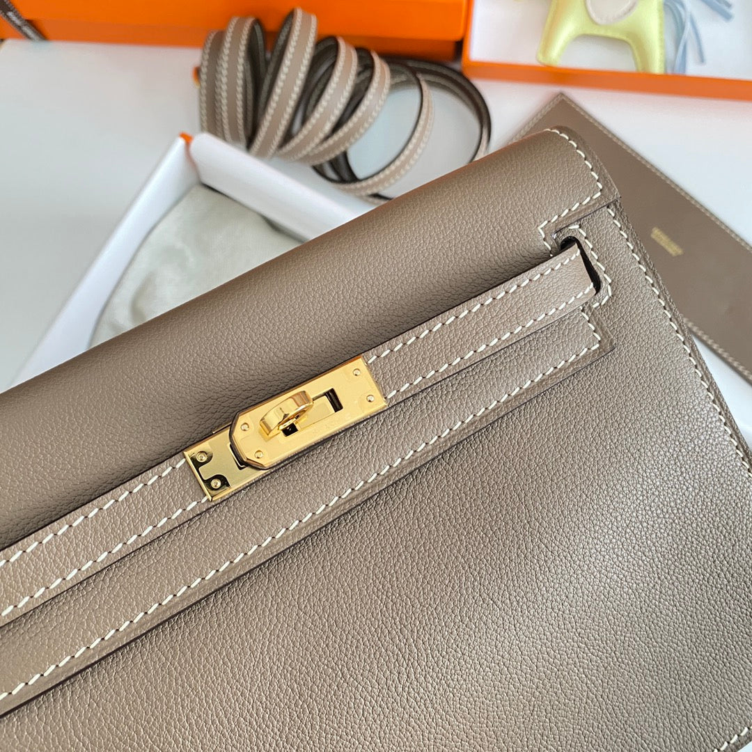 KELLY DANSE II 22CM DARK BROWN EVERCOLOR LEATHER GHW