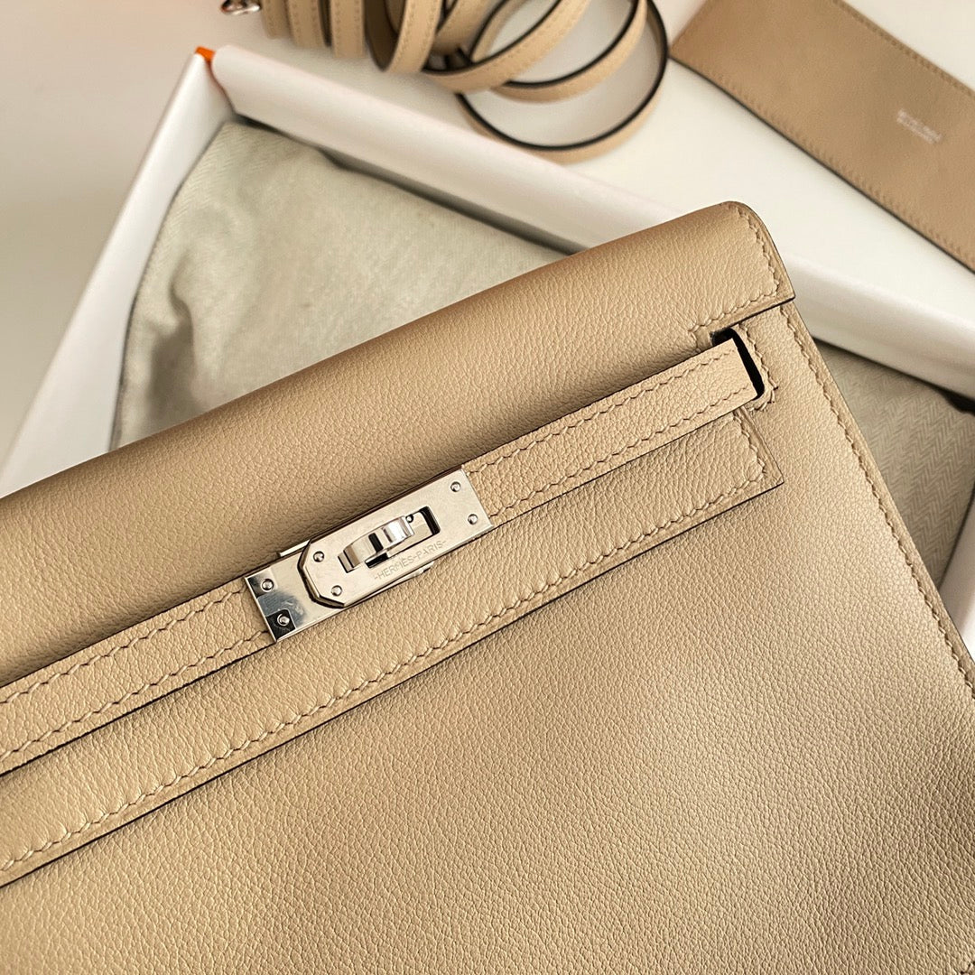 KELLY DANSE II 22CM BEIGE EVERCOLOR CUIR SHW