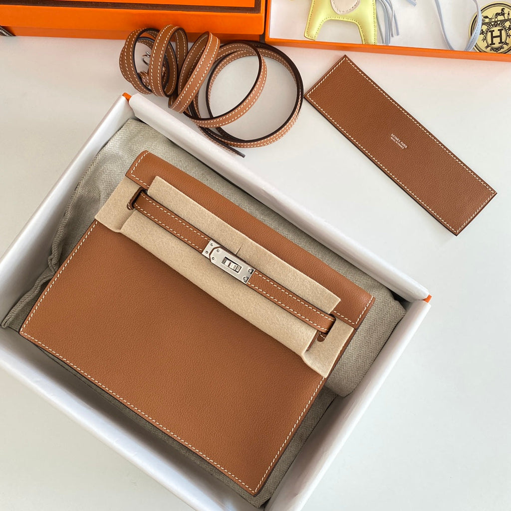 ケリーダンス II 22cm タン エバーカラー レザーショーツ