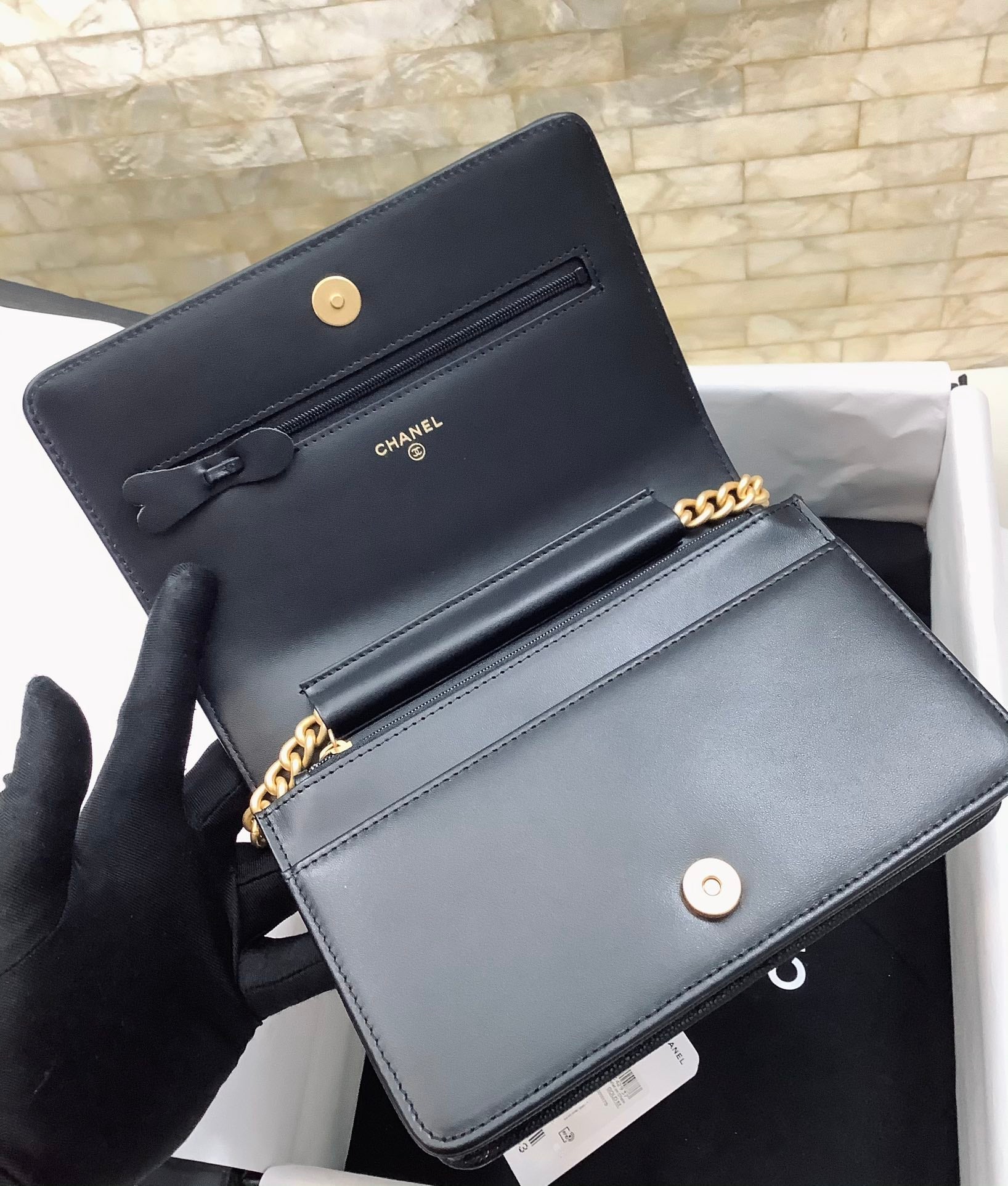 CC LEBOY WOC 19CM BLACK QUILTED CAVIAR GOLD HARDWARE
