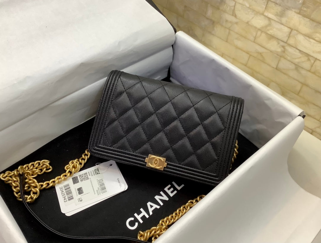 CC LEBOY WOC 19CM BLACK QUILTED CAVIAR GOLD HARDWARE