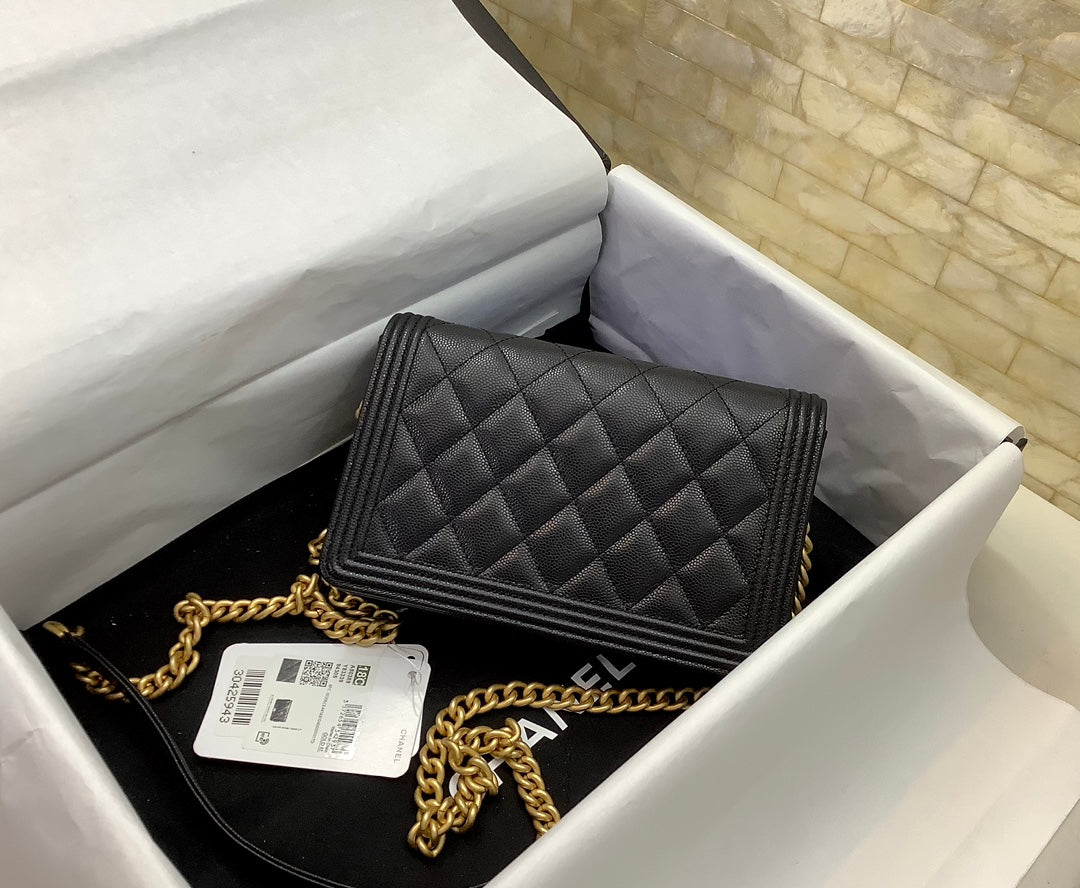 CC LEBOY WOC 19CM BLACK QUILTED CAVIAR GOLD HARDWARE