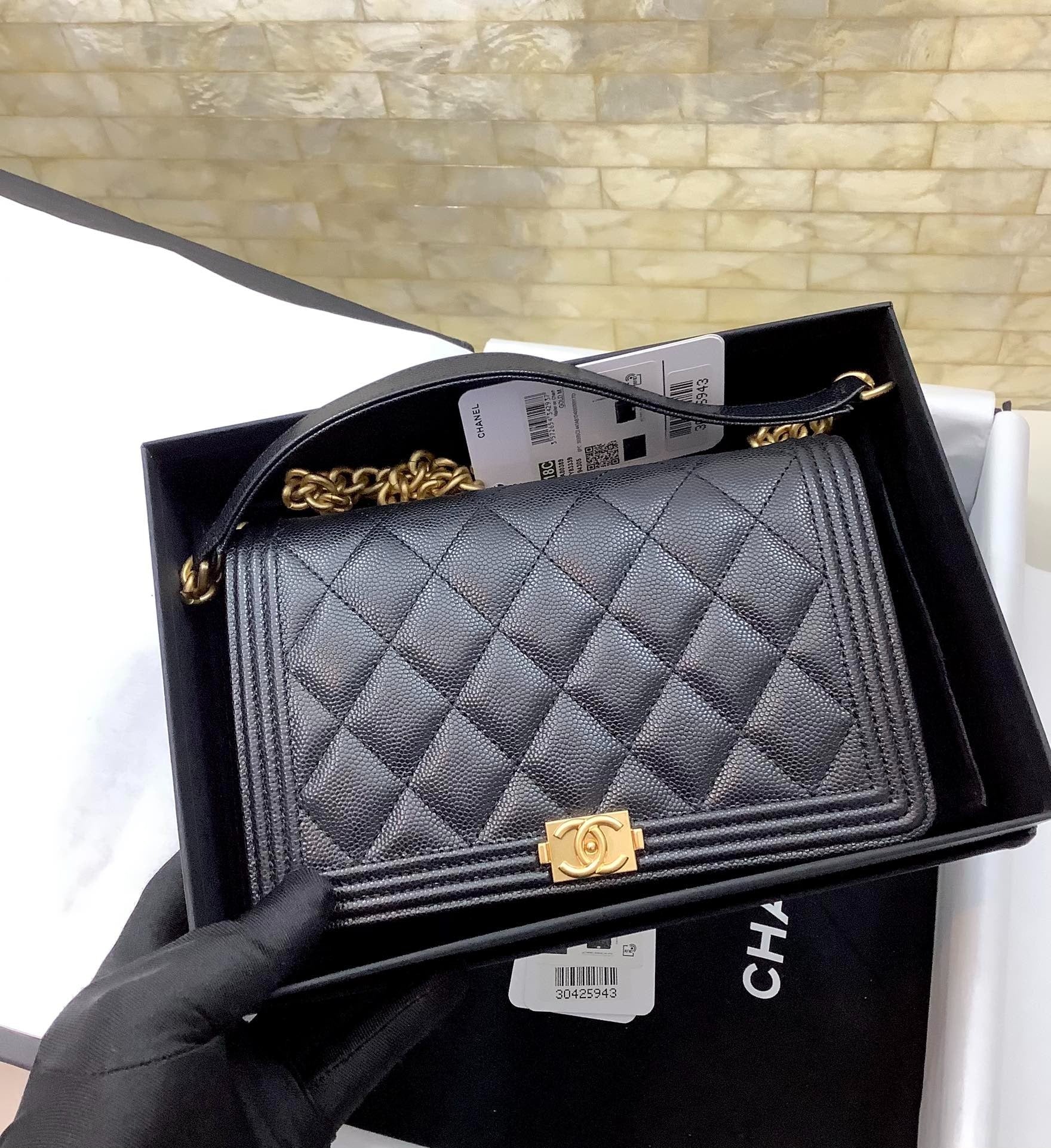 CC LEBOY WOC 19CM BLACK QUILTED CAVIAR GOLD HARDWARE