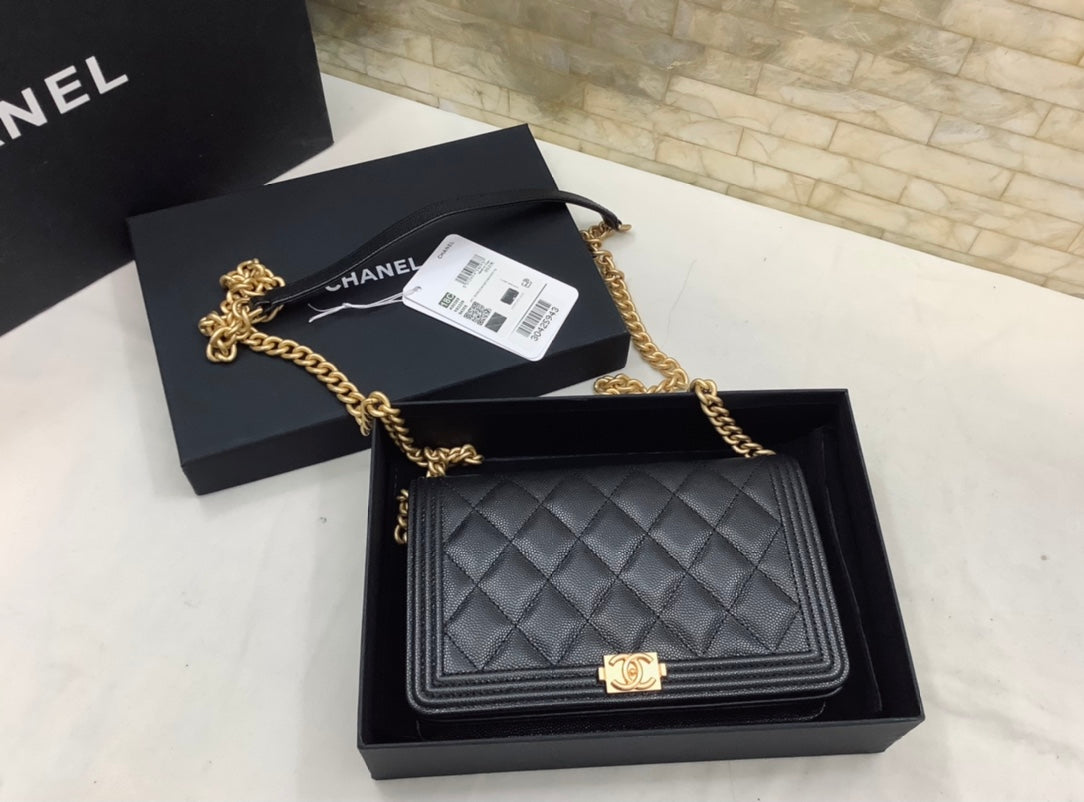 CC LEBOY WOC 19CM BLACK QUILTED CAVIAR GOLD HARDWARE