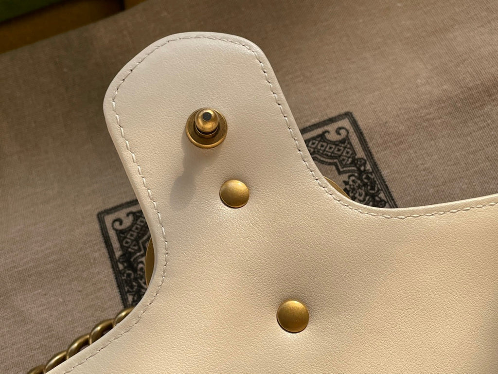 SAC GG MARMONT MATELASSÉ GRAND 26 EN CUIR DE VEAU BLANC