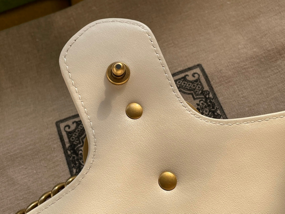 SAC GG MARMONT MATELASSÉ GRAND 26 EN CUIR DE VEAU BLANC