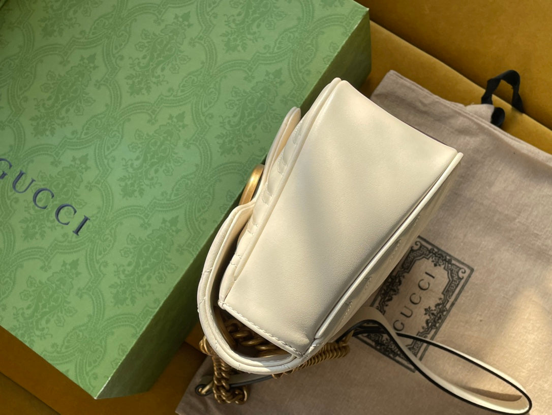 SAC GG MARMONT MATELASSÉ GRAND 26 EN CUIR DE VEAU BLANC