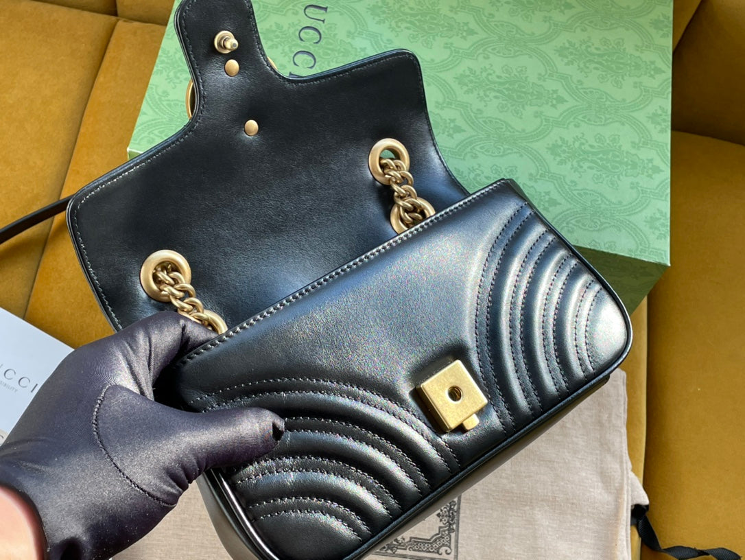 SAC GG MARMONT MATELASSÉ PETIT 22 EN CUIR DE VEAU NOIR