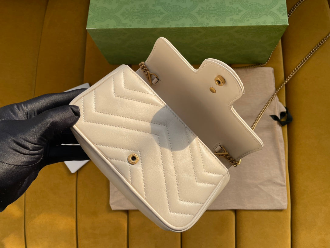 SAC GG MARMONT MINI 16 EN CUIR DE VEAU BLANC