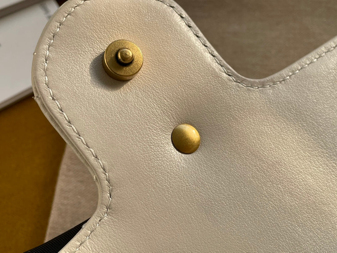 SAC GG MARMONT MINI 16 EN CUIR DE VEAU BLANC