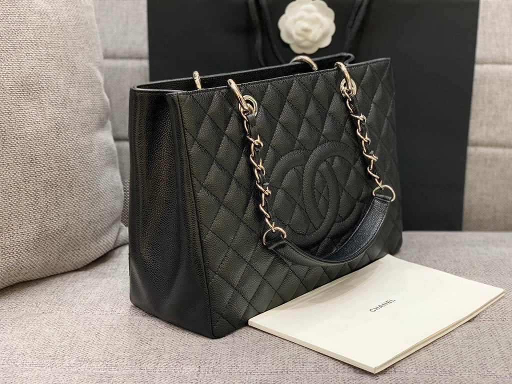 CC GRAND SAC CABAS 34 CM NOIR CAVIAR QUINCAILLERIE ARGENTÉE