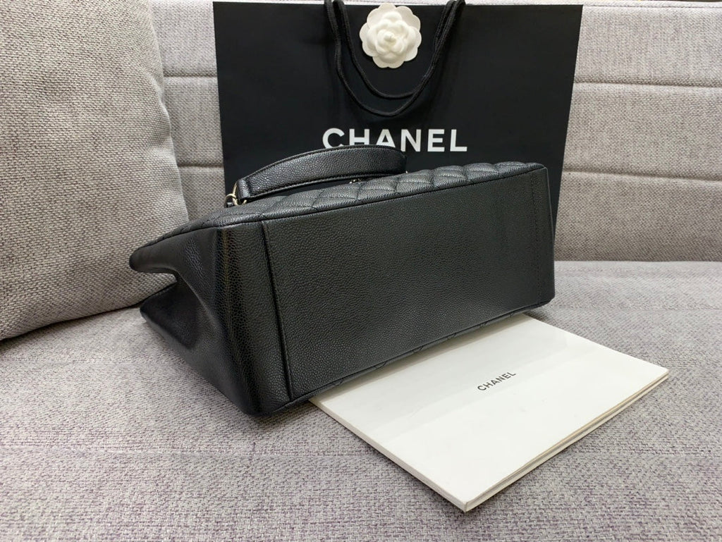 CC GRAND SAC CABAS 34 CM NOIR CAVIAR QUINCAILLERIE ARGENTÉE