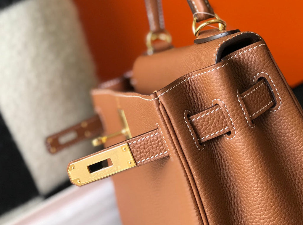 HM KELLY 32CM CUIR TOGO DORÉ QUINCAILLERIE DORÉ