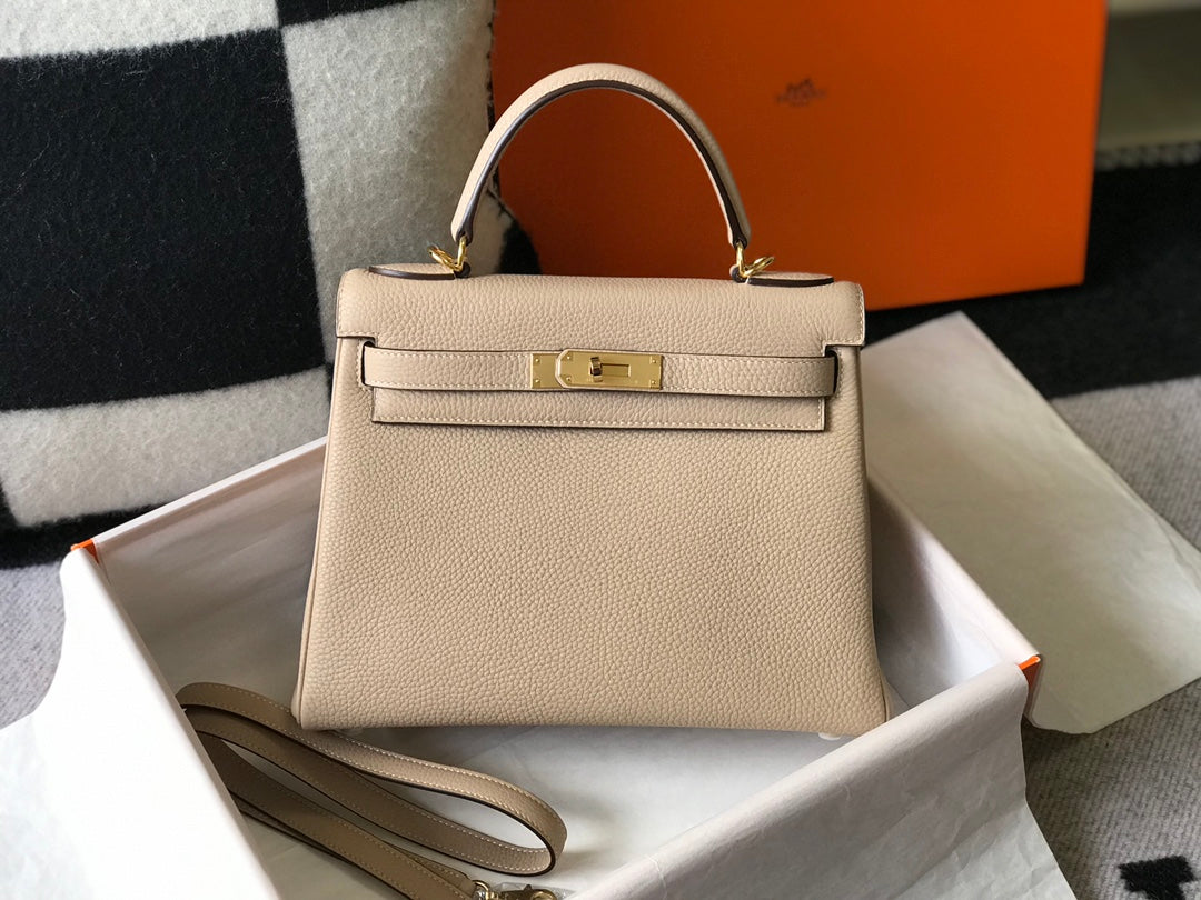 SAC HM KELLY 32 CM EN TOGO BEIGE QUINCAILLERIE DORÉE