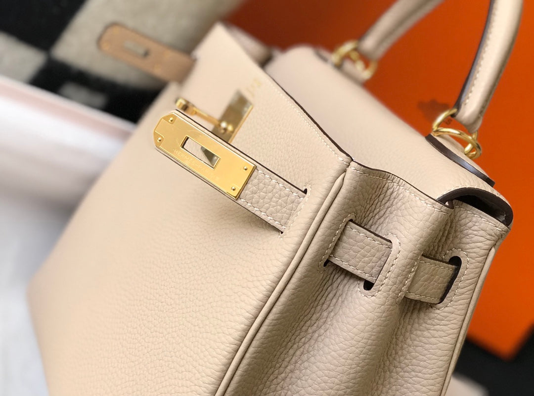 HM ケリー 32cm ベージュ トーゴレザー ゴールド金具
