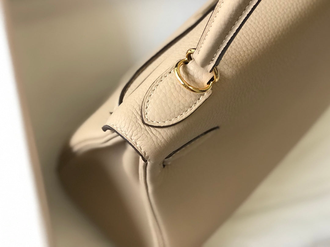 HM ケリー 32cm ベージュ トーゴレザー ゴールド金具