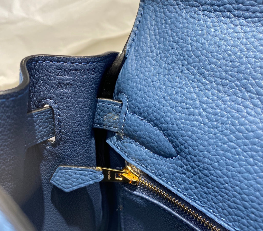 Sac HM Kelly 32 cm en cuir Togo bleu et accastillage doré