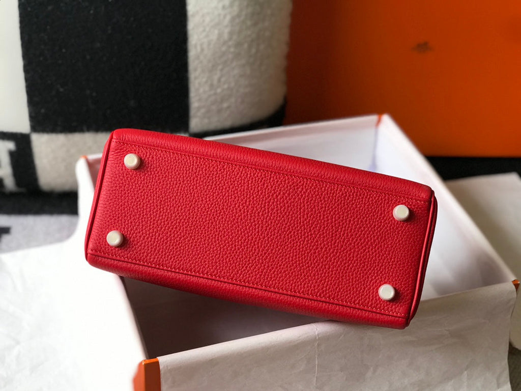 HM KELLY 32CM CUIR TOGO ROUGE QUINCAILLERIE DORÉ