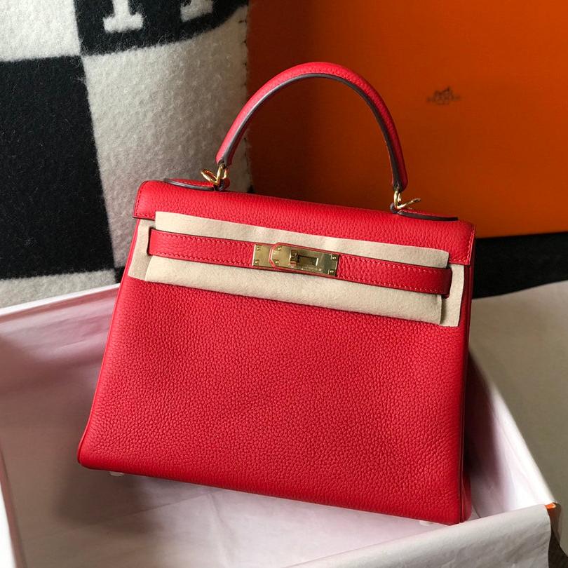 SAC HM KELLY 32 CM EN TOGO ROUGE QUINCAILLERIE DORÉ